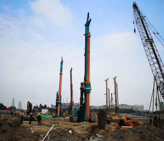 从事基础施工32年的老行家为江南游戏智能旋挖钻机代言