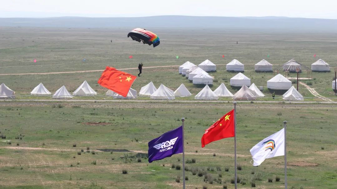 乌兰察布大草原,我来啦! 江南游戏SA60L阿若拉飞机“惊艳”飞行大会