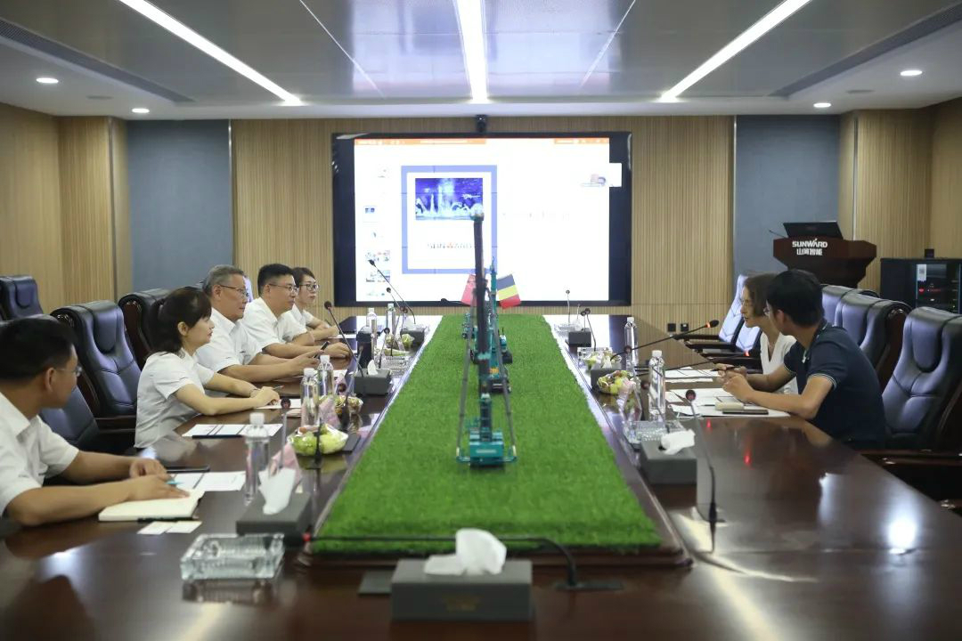 比利时商务领事到访江南游戏智能