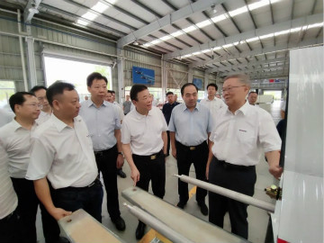 副省长陈飞调研江南游戏航空产业