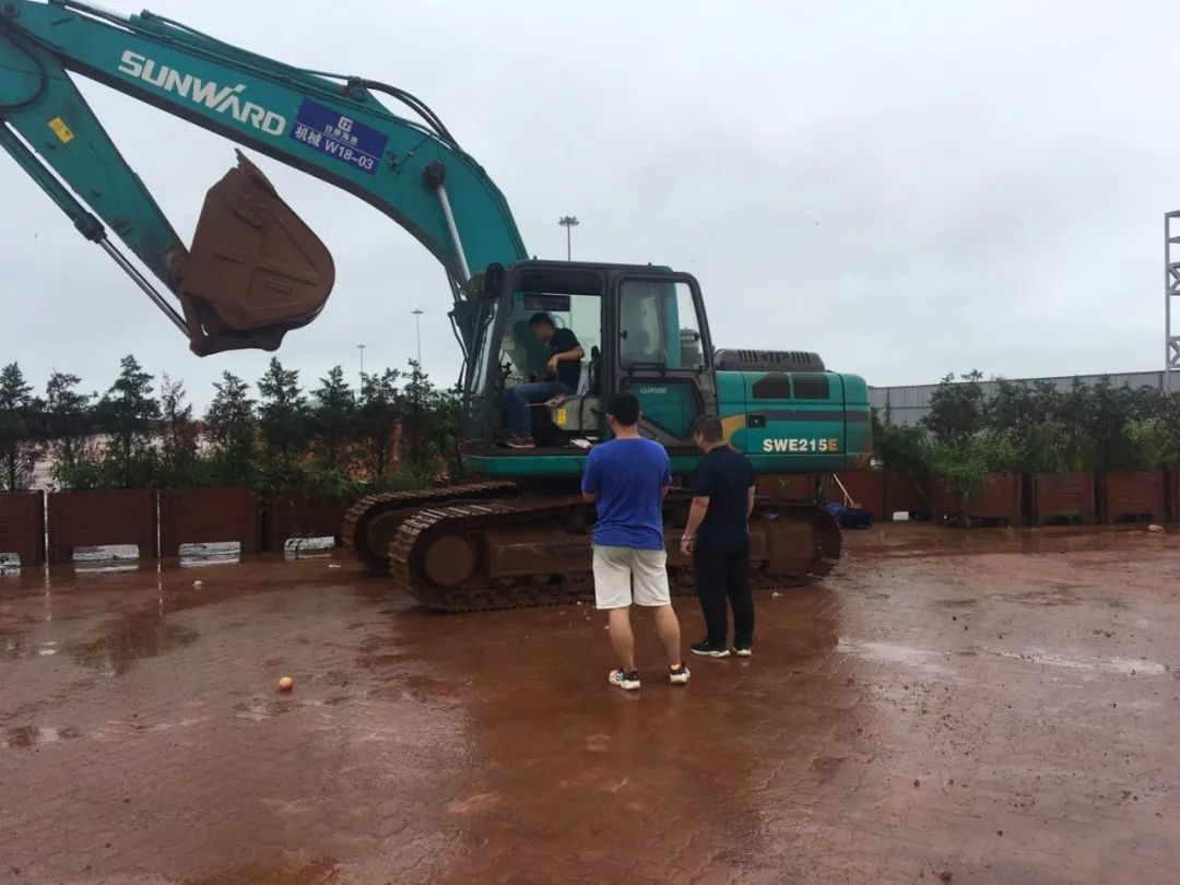 感恩相伴 关爱相随——江南游戏智能服务万里行走进豫鲁黔