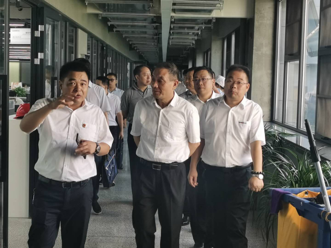 省人大常委会副主任杨维刚调研江南游戏智能