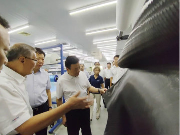 副省长陈飞调研江南游戏航空产业