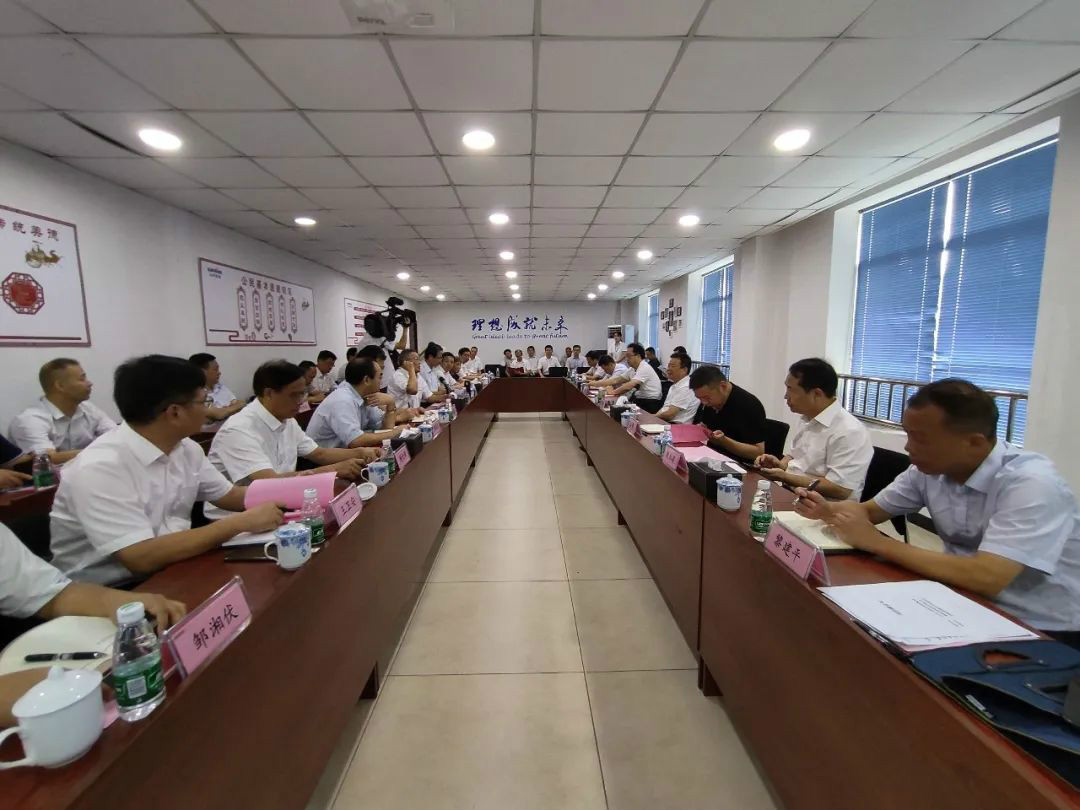 副省长陈飞调研江南游戏航空产业