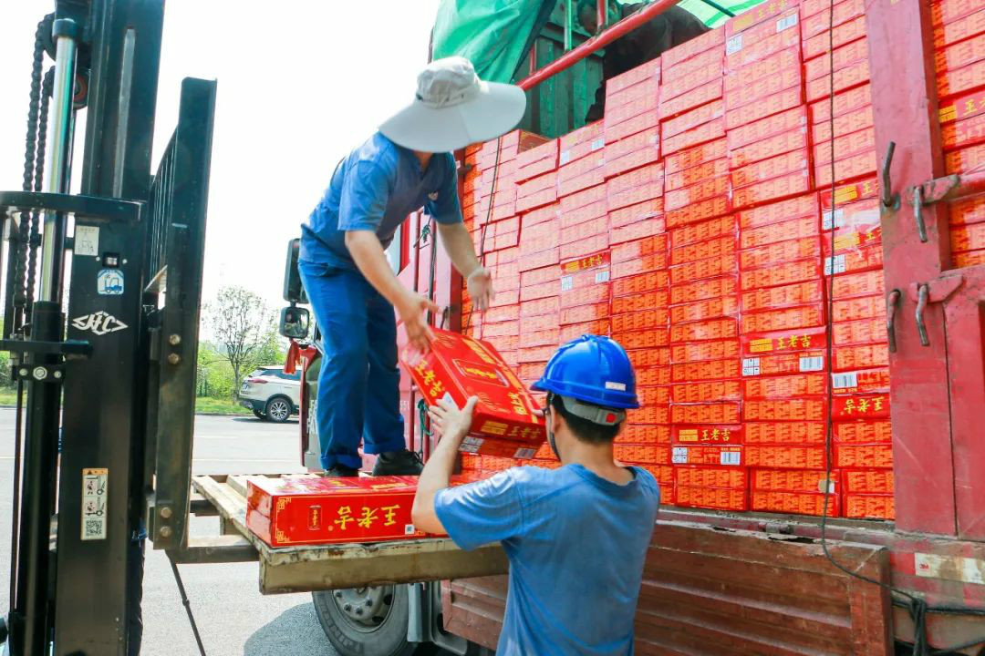 情系职工送清凉，殷切关怀鼓干劲——江南游戏智能开展夏季送清凉活动