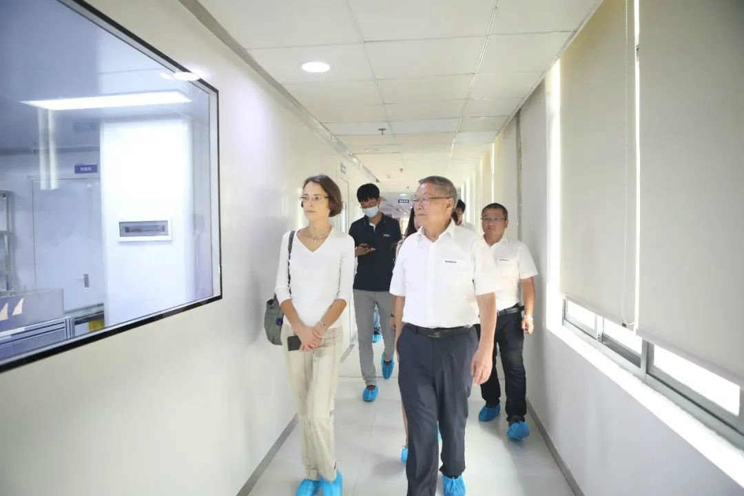 比利时商务领事到访江南游戏智能