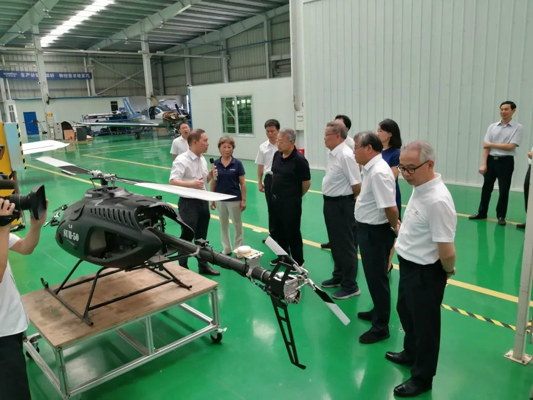 省人大常委会党组副书记、副主任王柯敏调研江南游戏智能