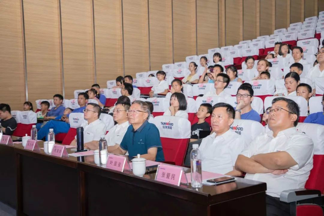 公司托管子女，员工暑期无忧 ——江南游戏智能职工子女暑期托管班开班