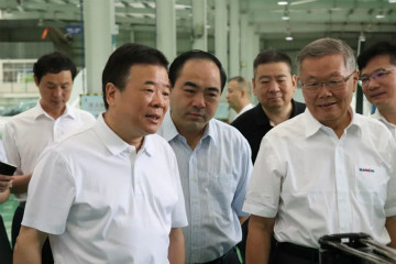 副省长陈飞调研江南游戏航空产业