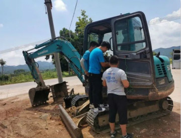 感恩相伴 关爱相随——广州江南游戏服务在路上