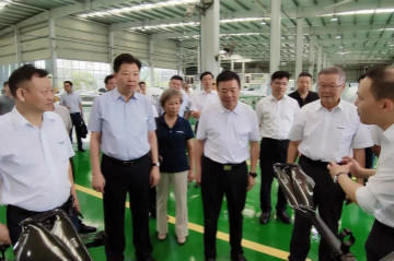 副省长陈飞调研江南游戏航空产业