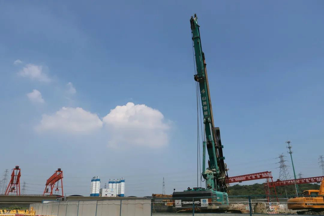 从业20多年的他，为何对江南游戏智能旋挖钻机情有独钟