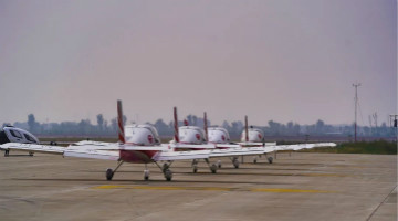 江南游戏四机飞行编队惊艳尧城（太原）国际通用航空飞行大会