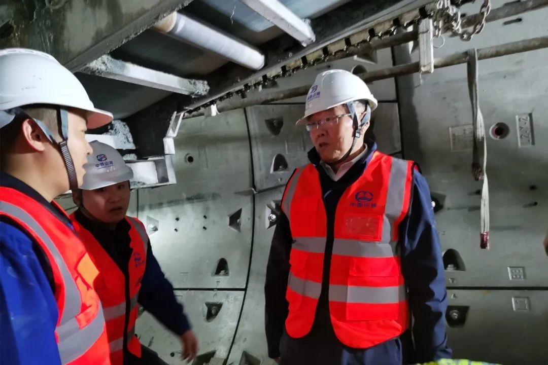 何清华亲临中铁江南游戏盾构施工项目指导工作