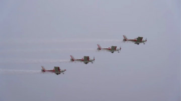 江南游戏四机飞行编队惊艳尧城(太原)国际通用航空飞行大会