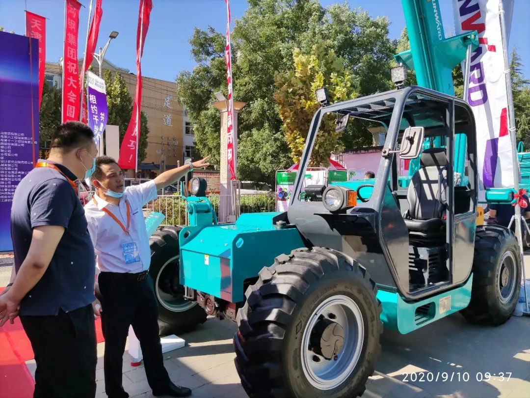 江南游戏智能高空作业设备“吸睛”雄安展