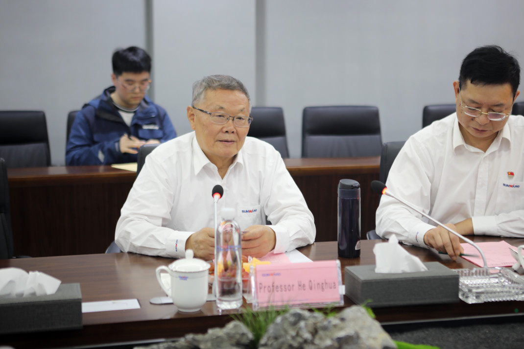 老挝长沙总领事本·印塔巴迪考察江南游戏智能