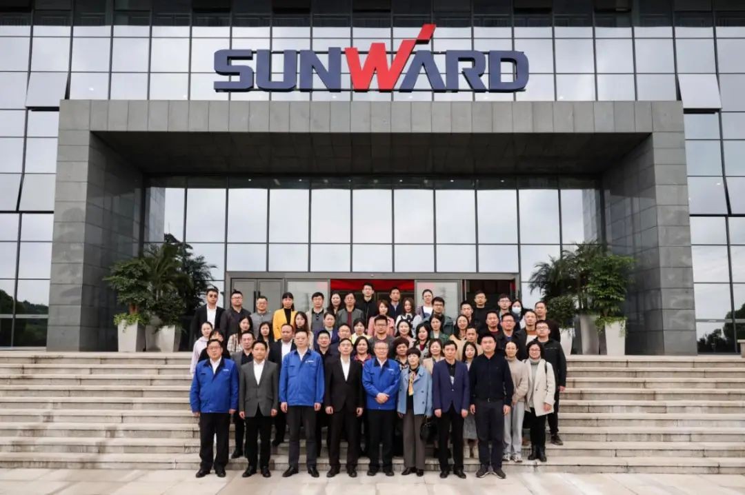 民主党派湖南省委机关青工委团队一行考察江南游戏智能