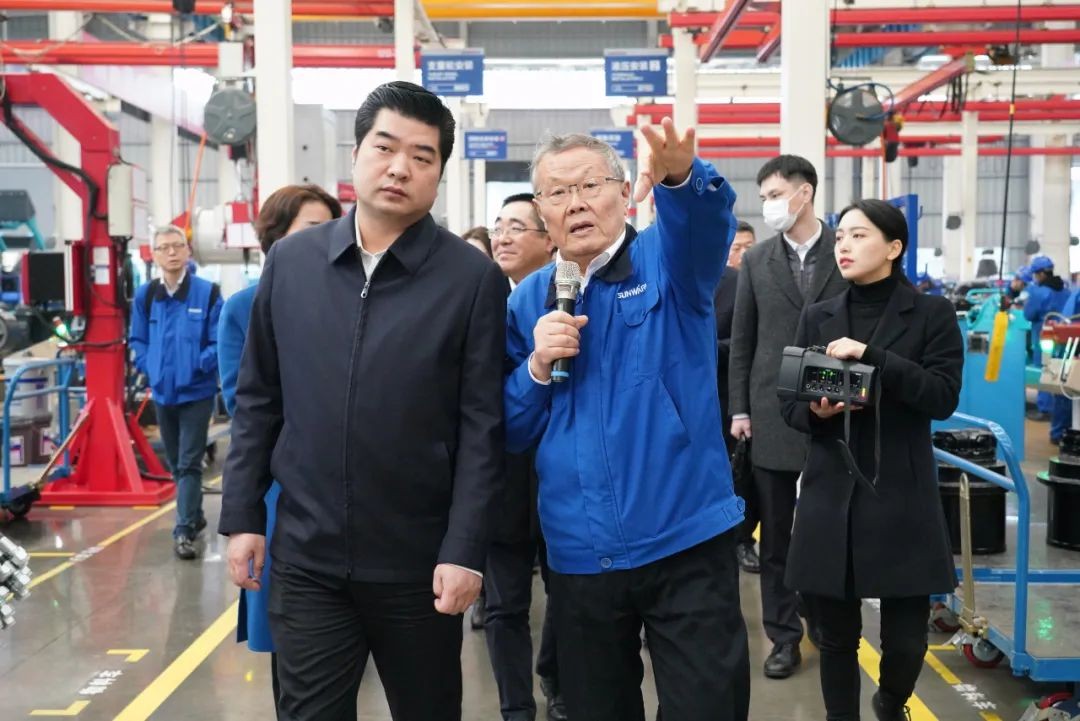 湘江集团党委书记张利刚率队考察江南游戏智能