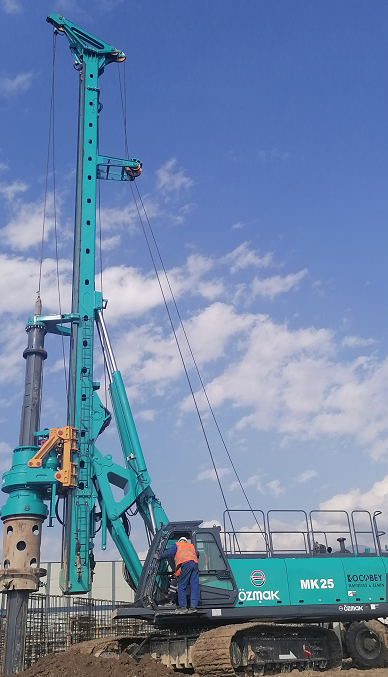 一枚“铁粉”！土耳其客户采购江南游戏智能旋挖钻机