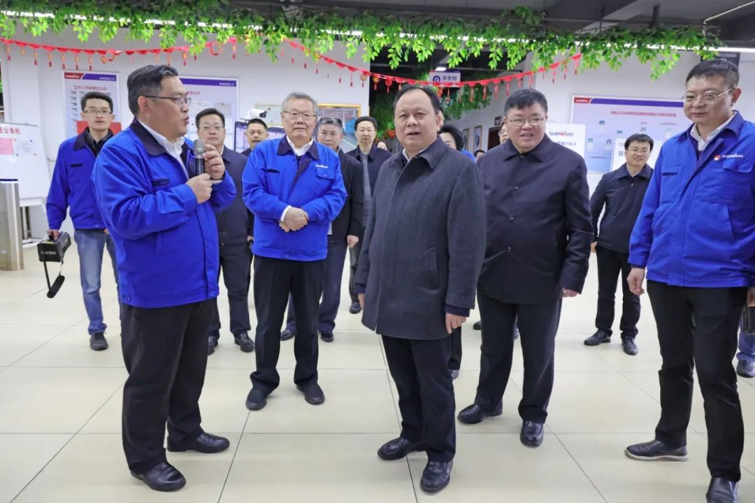 周农在江南游戏智能调研时强调：企业工会要大力培养劳模和工匠