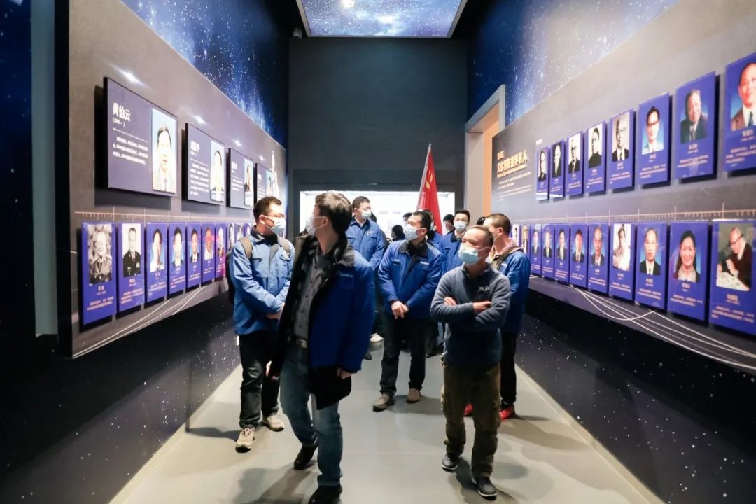 觅红色历史 践初心使命——江南游戏智能全体党员赴长沙党史馆开展主题党日活动