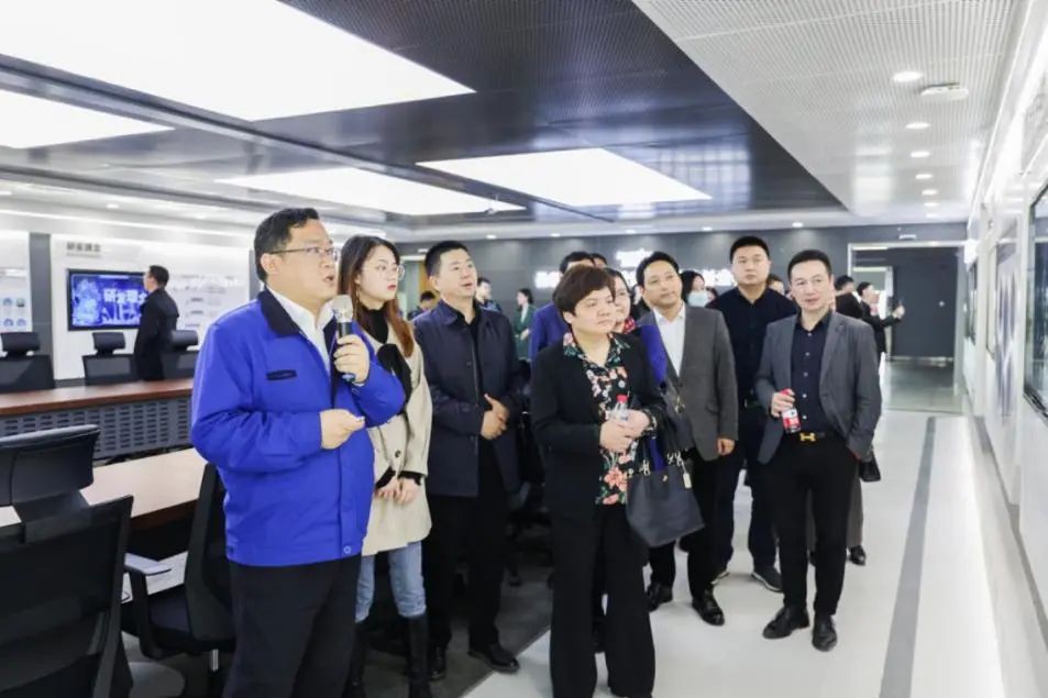 民主党派湖南省委机关青工委团队一行考察江南游戏智能