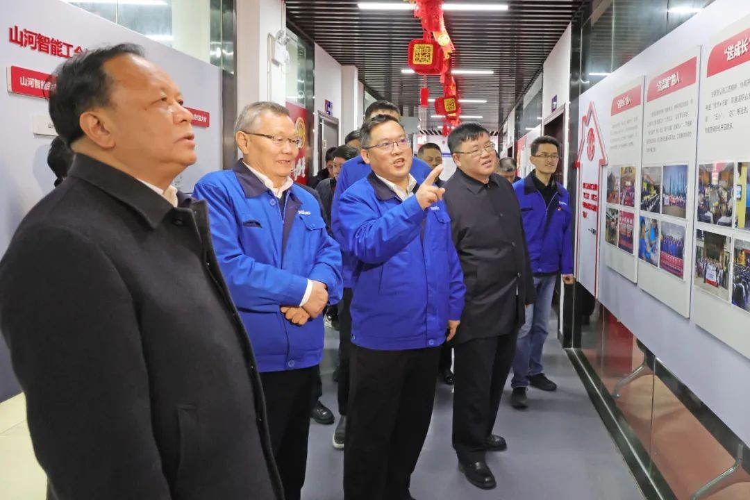 周农在江南游戏智能调研时强调：企业工会要大力培养劳模和工匠