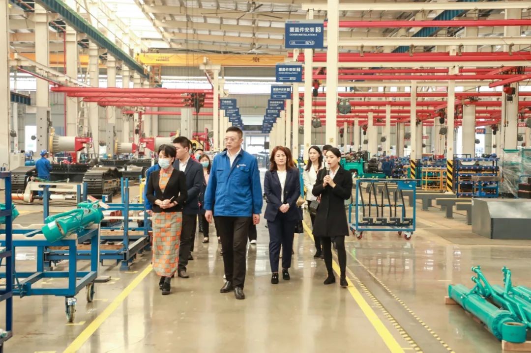 叶檀财经团队调研江南游戏智能