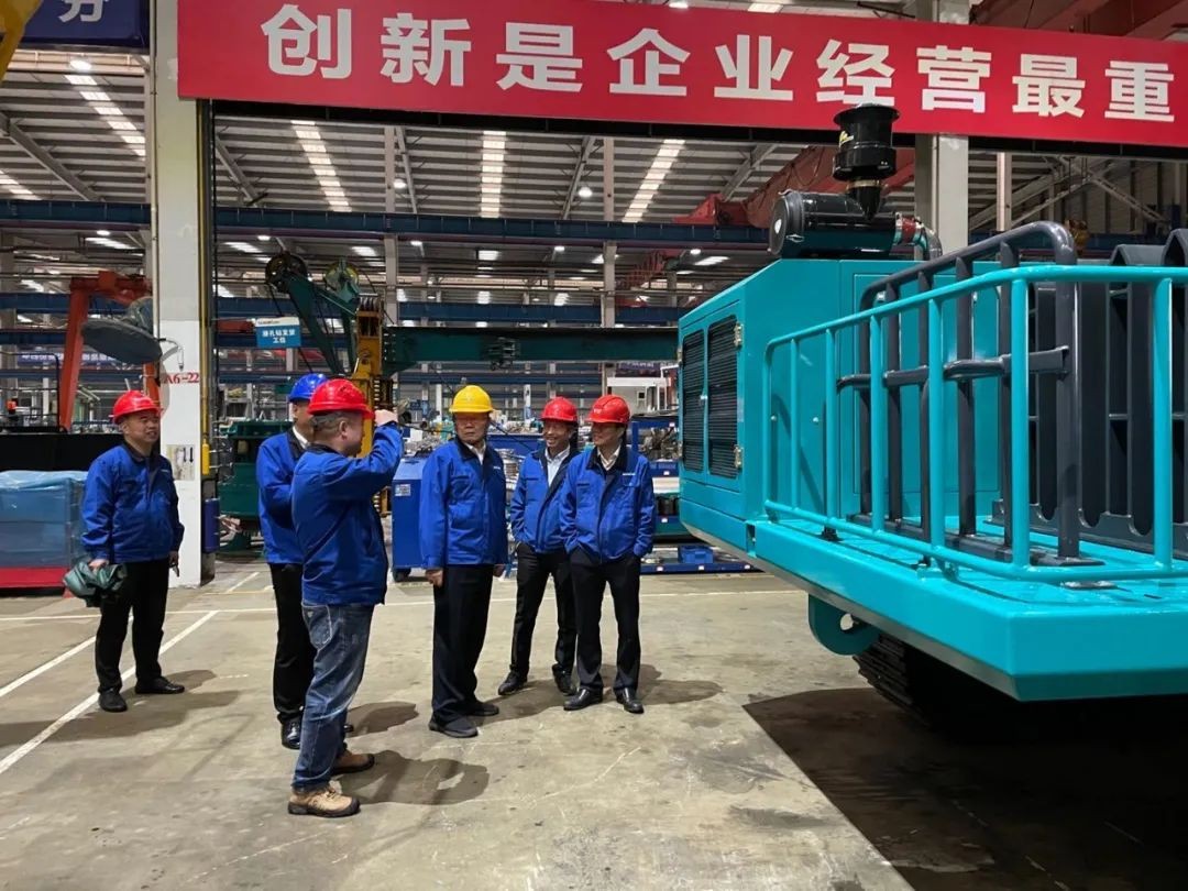 联合开发出成果！江南游戏智能压裂管道运输车下线