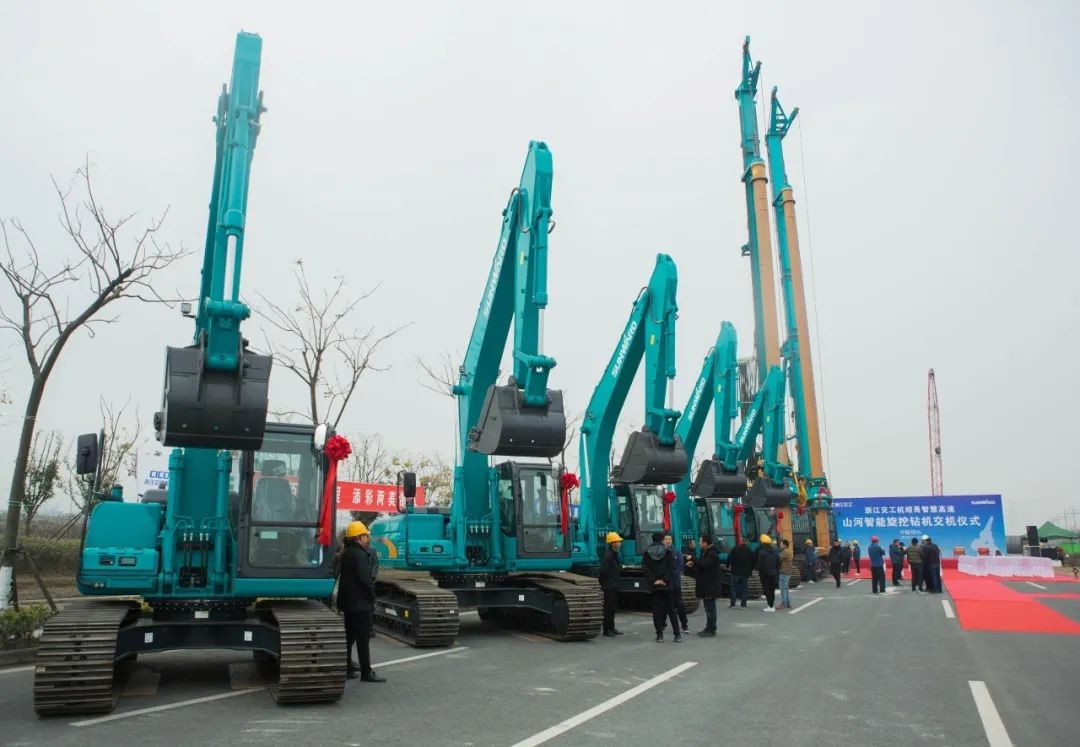 江南游戏智能旋挖钻机全面参建中国首条智慧高速公路