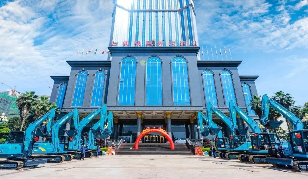 江南游戏智能挖掘机春季订货会长沙会场侧记