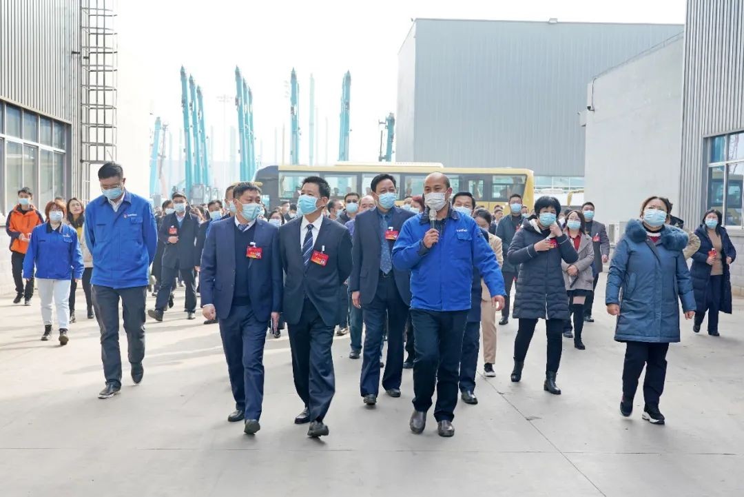 长沙县“两会”观摩团考察江南游戏智能