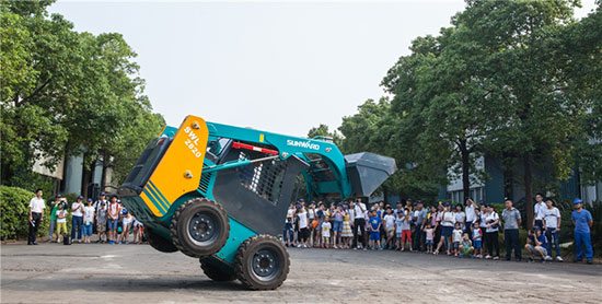 这个夏天，亲子玩转江南游戏智能“三栖”装备