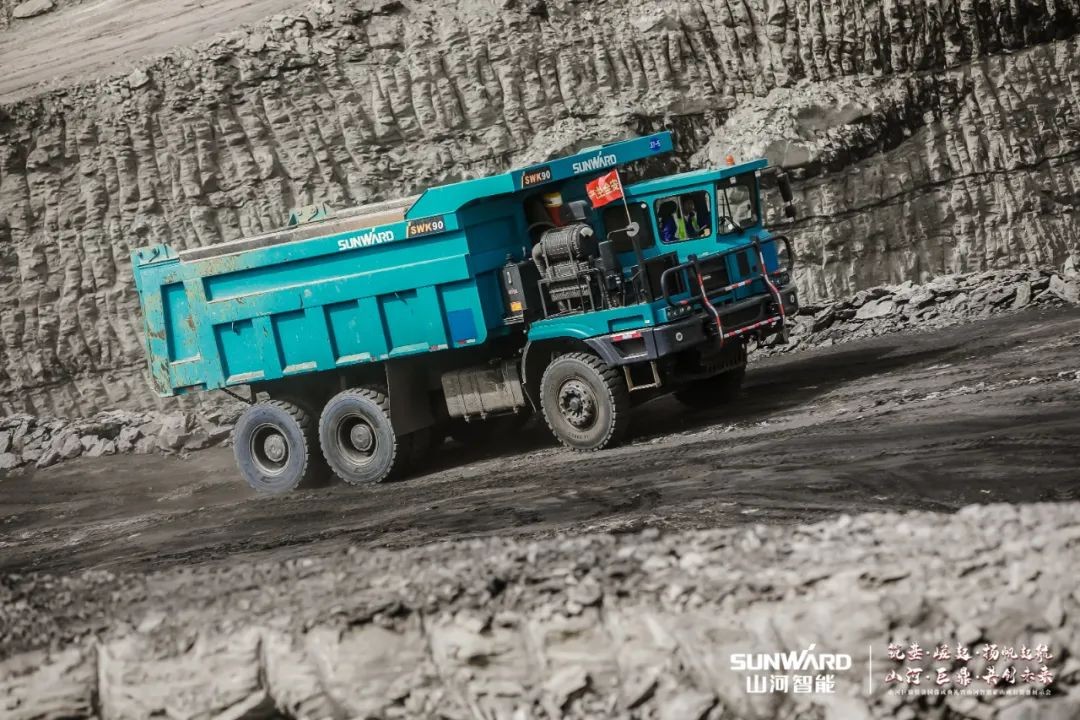 “矿”世高手，齐聚江南游戏智能挖掘机操作手挑战赛