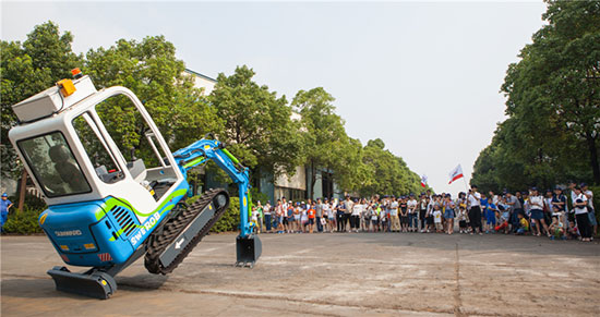 这个夏天，亲子玩转江南游戏智能“三栖”装备