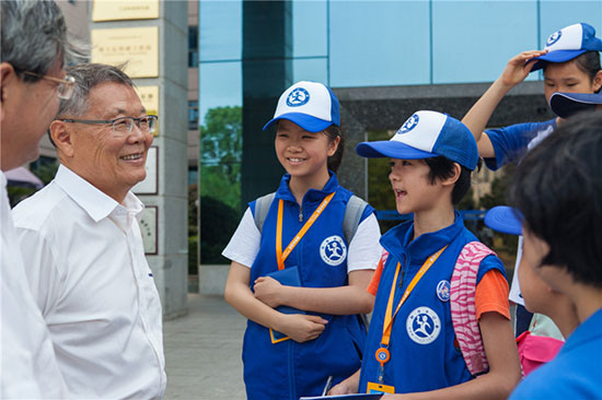 这个夏天，亲子玩转江南游戏智能“三栖”装备