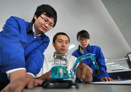 新华社报道：江南游戏智能蝉联全球工程机械50强