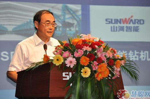 慧聪网——江南游戏智能双动力头强力多功能钻机工法研讨会举行