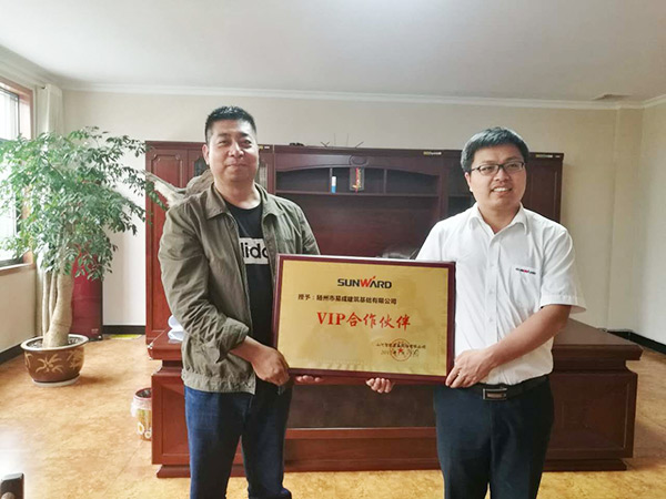 8年购买12台！江南游戏智能旋挖钻陪他走向全国