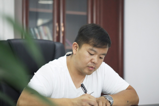 六年六台挖机 邓老板是个“江南游戏迷”