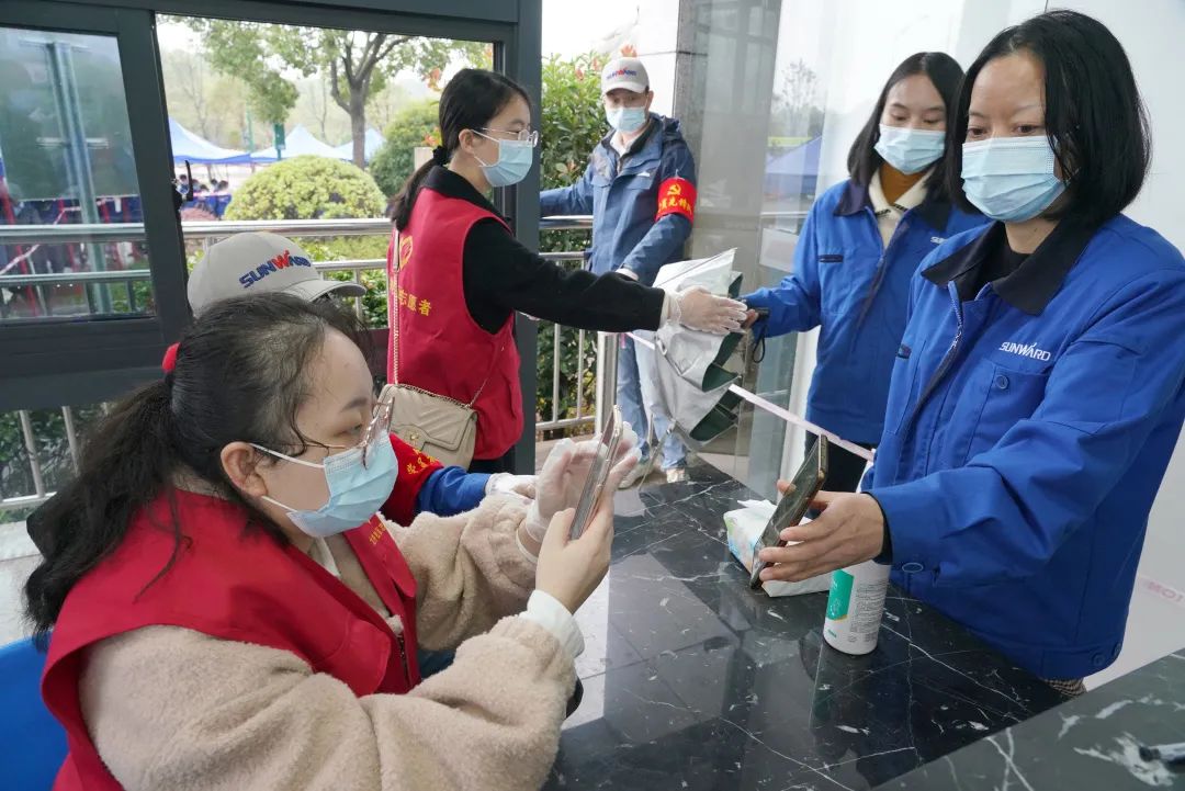 采样完成率近100%！江南游戏智能第一时间开展全员核酸检测，保障安全生产