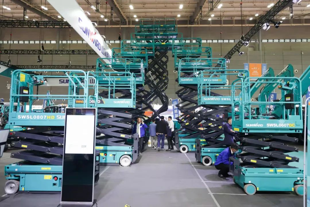 “江南游戏绿”牵手“华为中国红”！江南游戏智能高机设备集群助力华为团泊洼项目