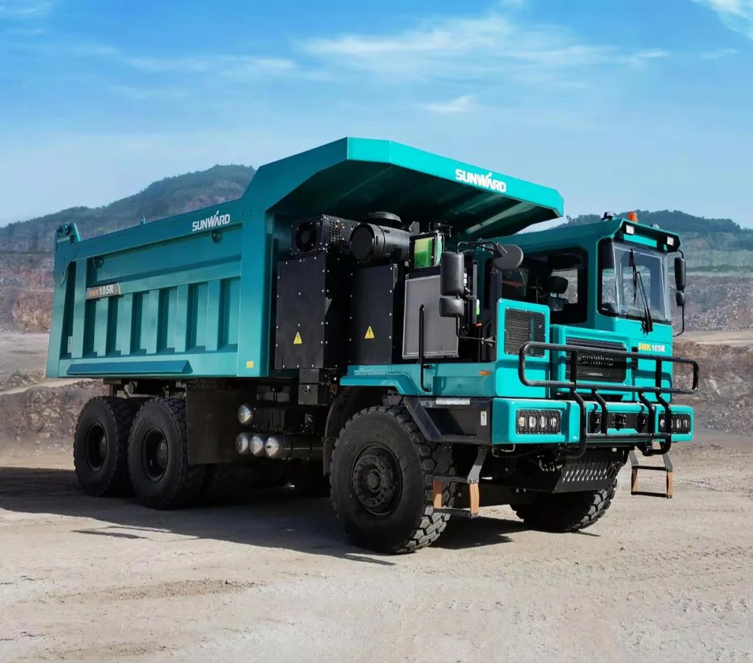 新能源，长续航！江南游戏智能首台LNG增程式宽体矿卡下线交付