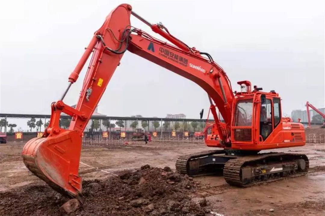 表现亮眼引关注!江南游戏智能5G远程遥控挖掘机现身湖北省自然灾害工程应急救援基地