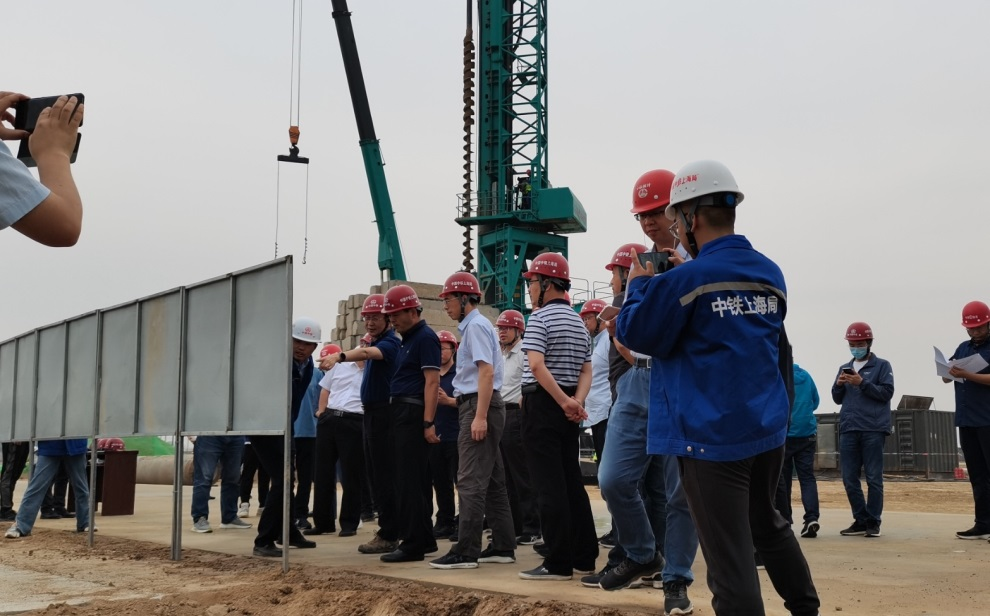 创下纪录！江南游戏智能引孔式静力压桩机首次应用于高铁项目