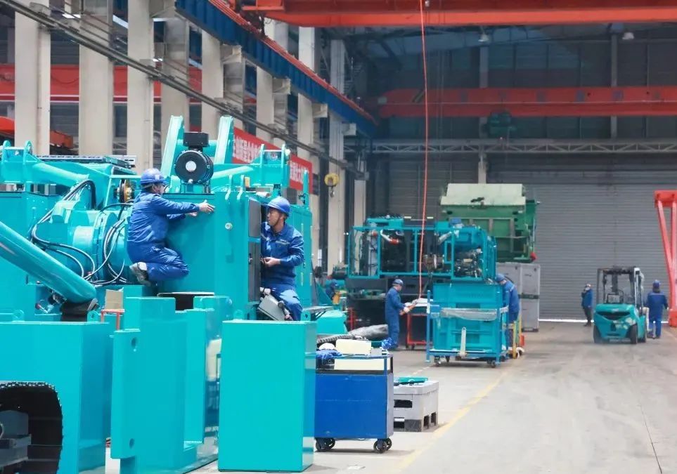 向着冲刺目标全力以赴！江南游戏智能正式开工