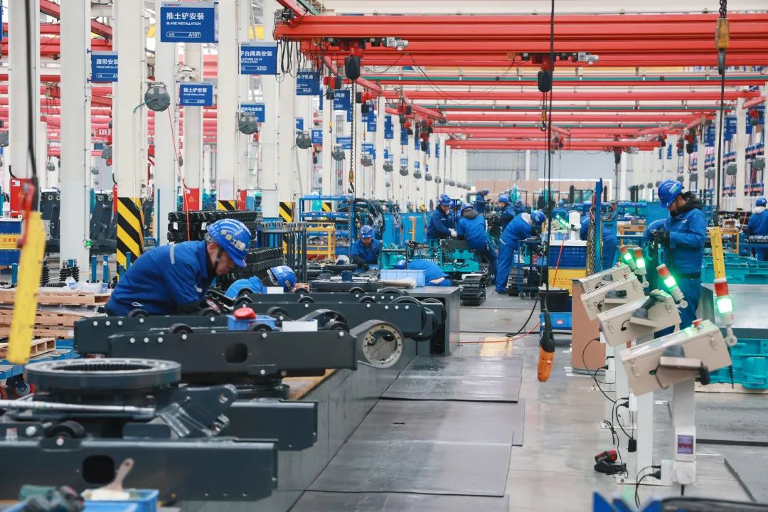 向着冲刺目标全力以赴！江南游戏智能正式开工