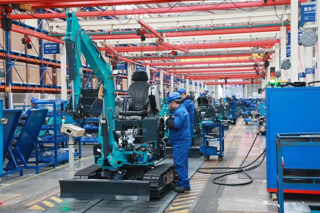 向着冲刺目标全力以赴！江南游戏智能正式开工