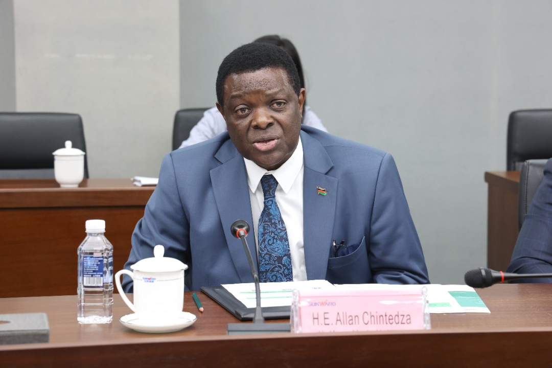 马拉维大使一行考察江南游戏智能